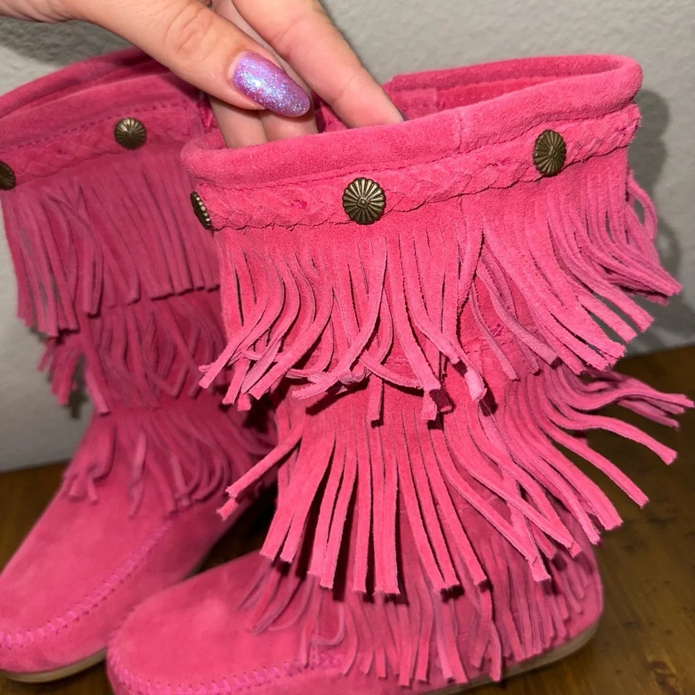 Minnetonka Pink Fringe Boots Kids Size 3 Boho Western Barbiecore‎ Suede